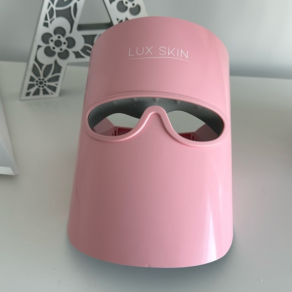 LuxSkin Skincare Lux Skin Led Light Face Mask With Charge Cord